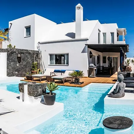 Villa Canis Tías