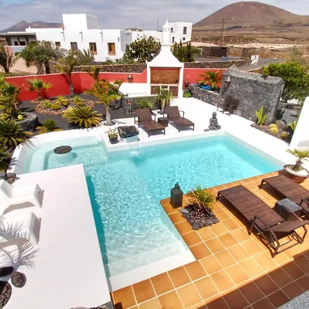 Canis Villa