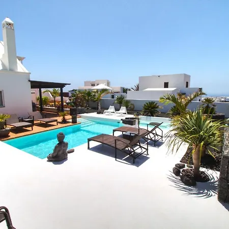 Canis Villa
